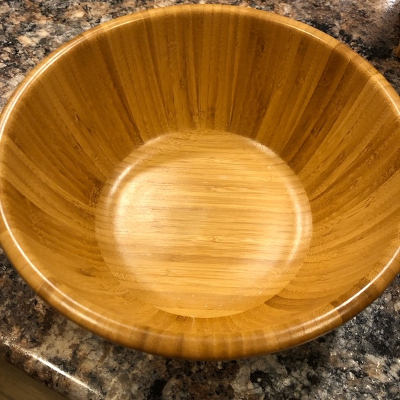 Pampered Chef bamboo salad bowl - Picture 1 of 4